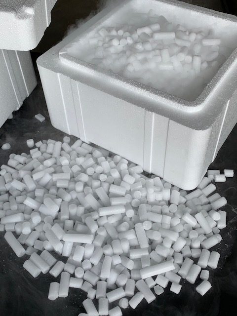 Boite 20 kilos de glace carbonique en sticks - Air Cryo Services